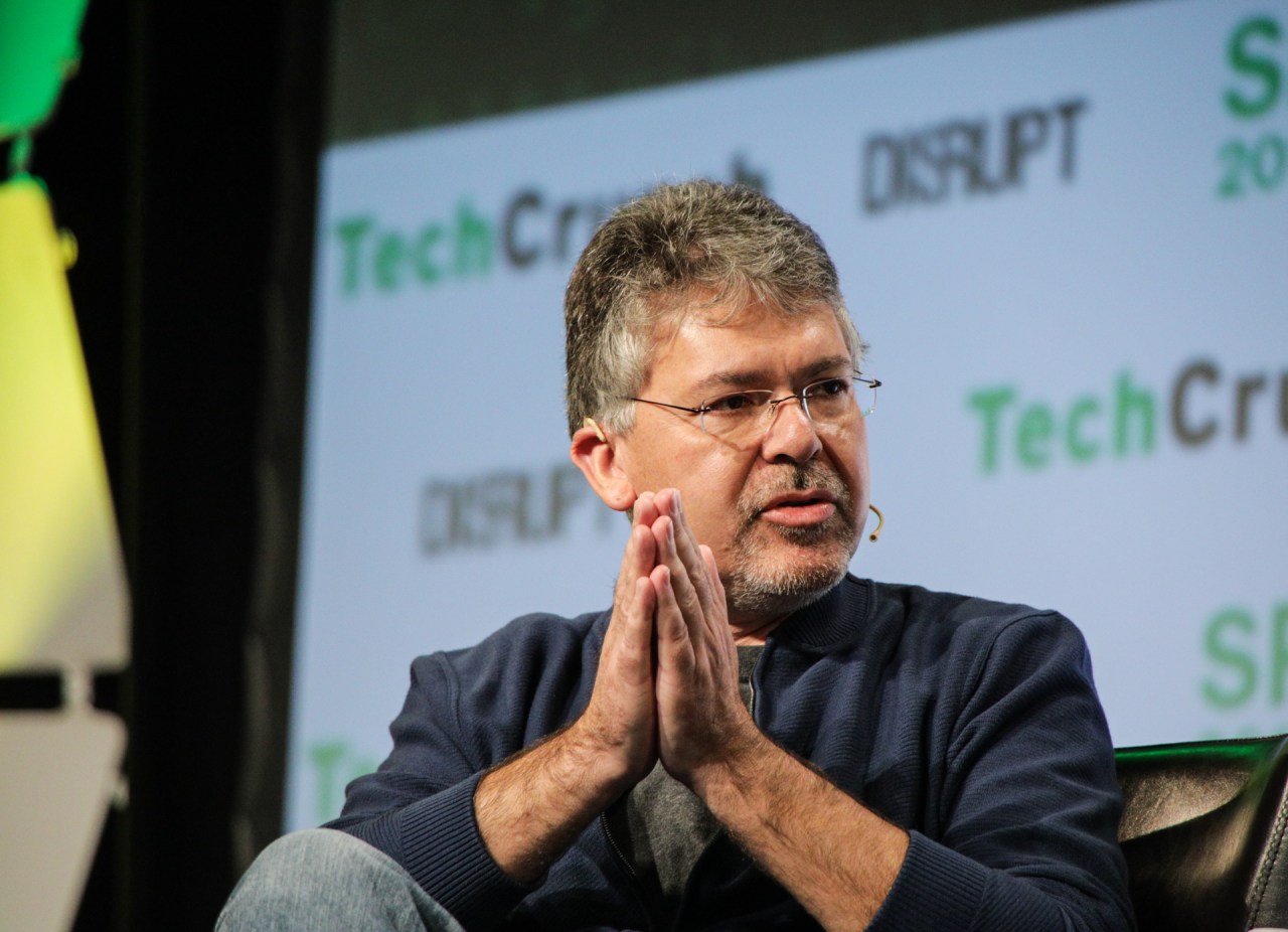 Apple’s New AIML Team: Bridging Siri and Machine Learning under Giannandrea