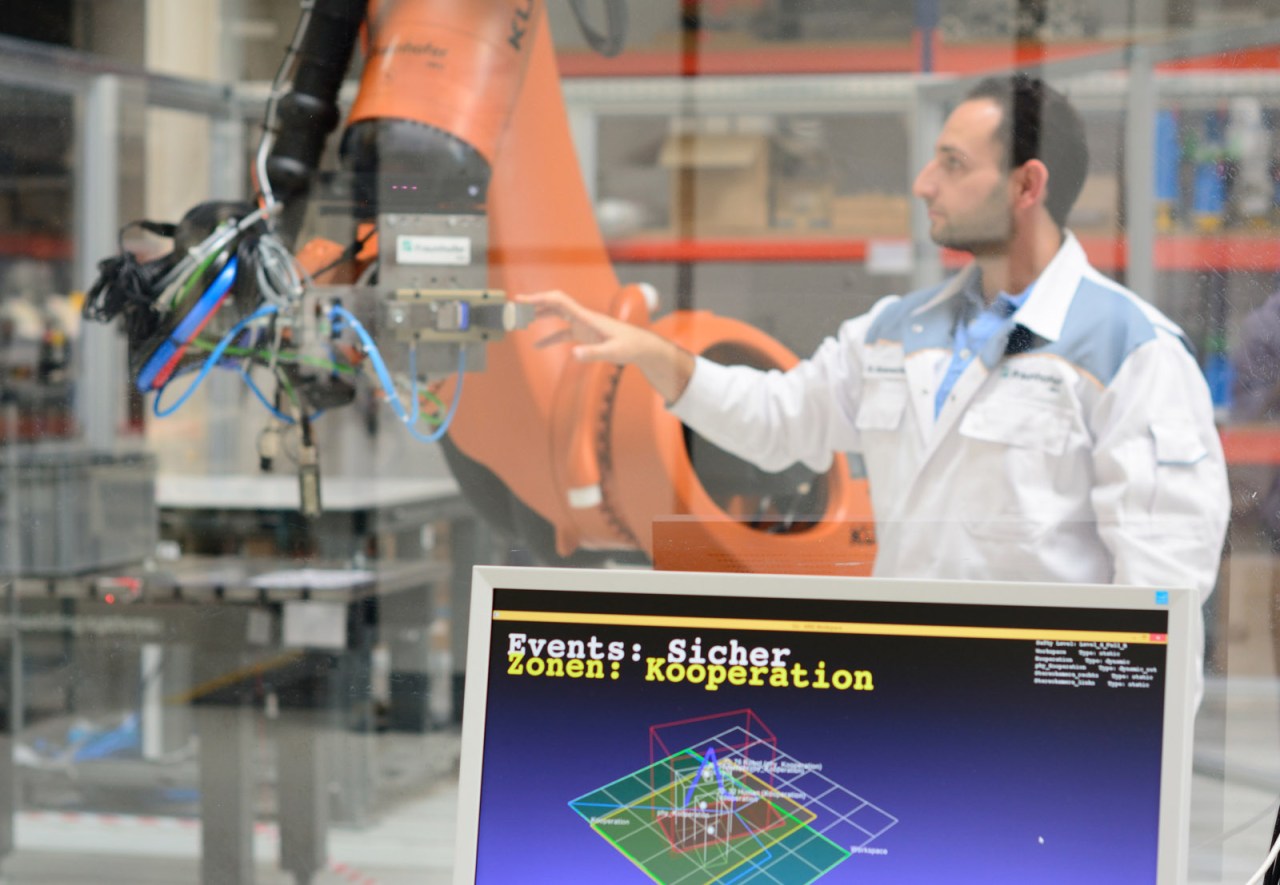 Building Bonds: The ‘Kooperation Zonen’ of Human-Robot Interaction