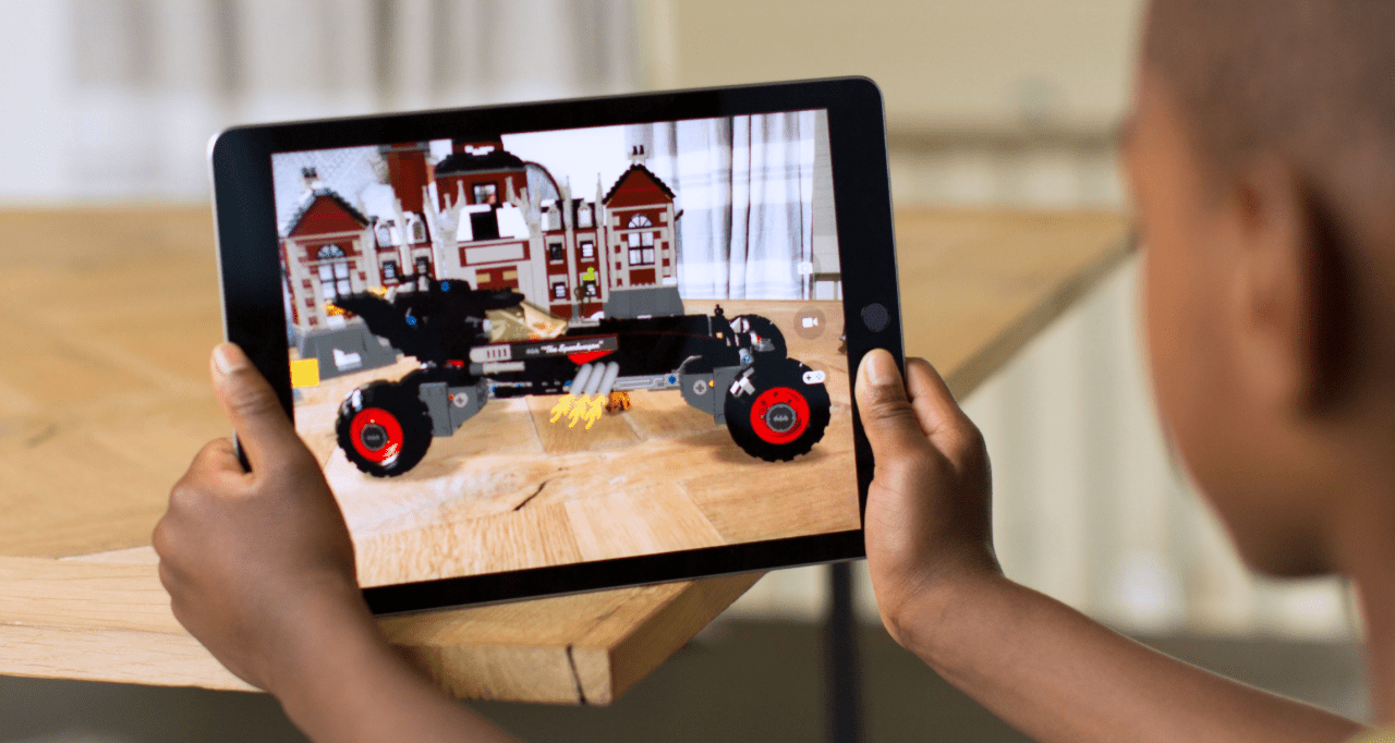 Unpacking the Future of Augmented Reality: ARKit vs. ARCore