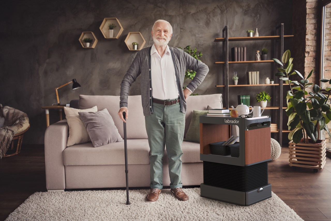 Labrador’s Revolutionary Robotic Support: A Game Changer for Home Assistance