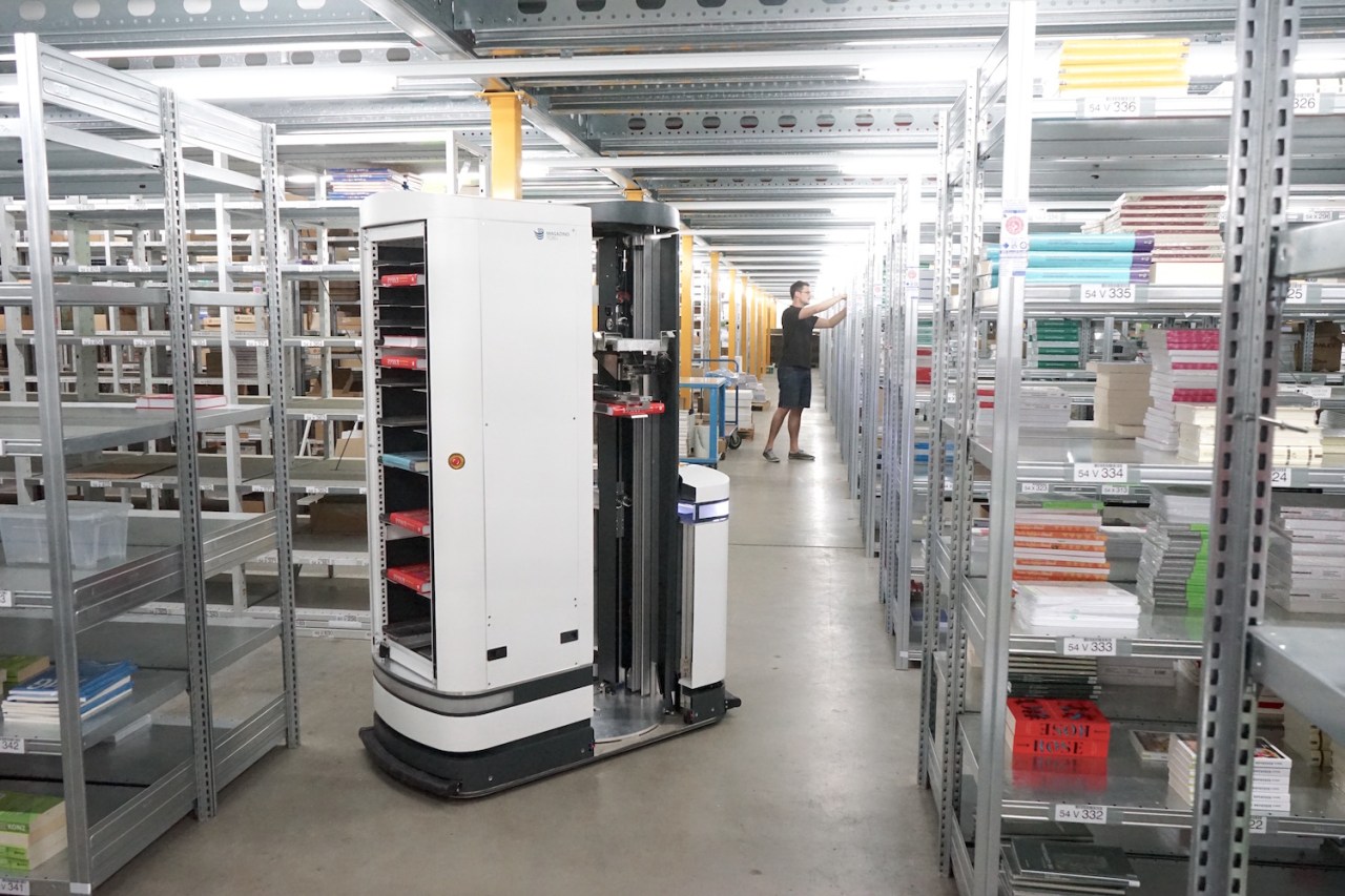 Exploring the Future of Logistics with Magazino’s TORU Robot