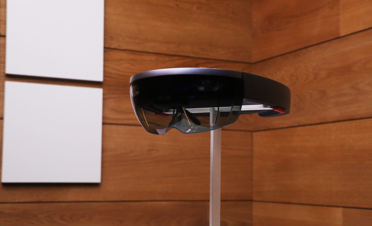 The Future of Mixed Reality: Microsoft’s AI-Driven HoloLens