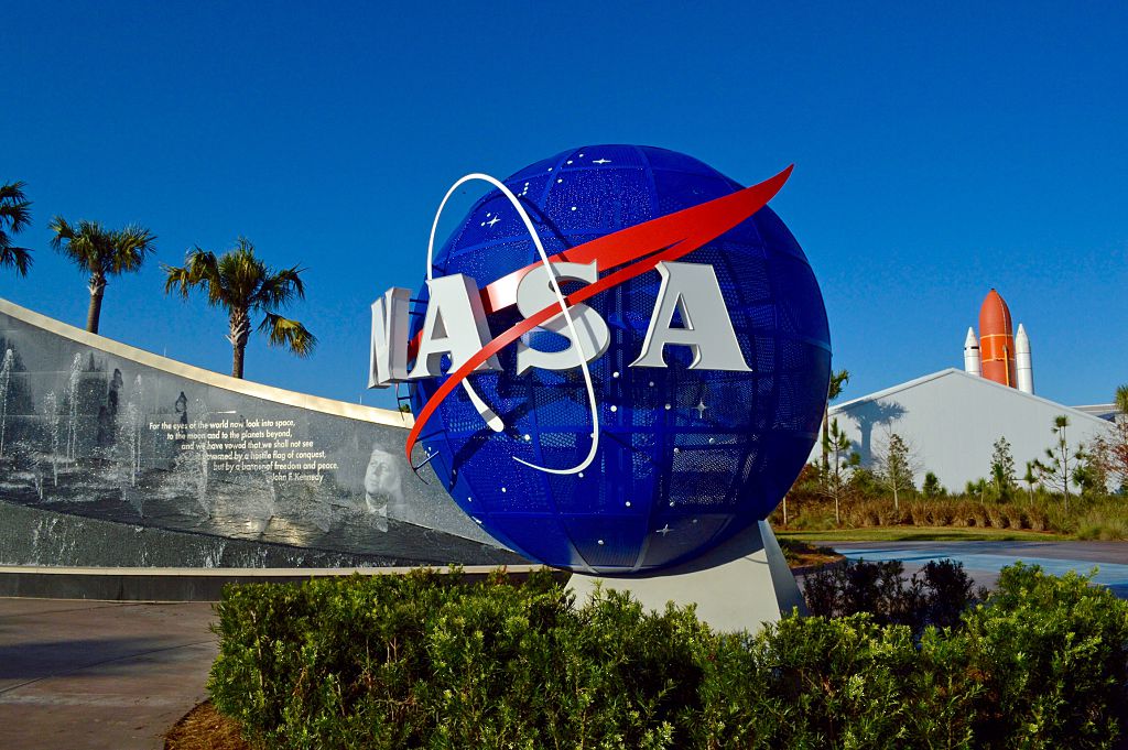 Navigating the Cosmos: NASA’s Innovative Use of Mixed Reality for Astronaut Training