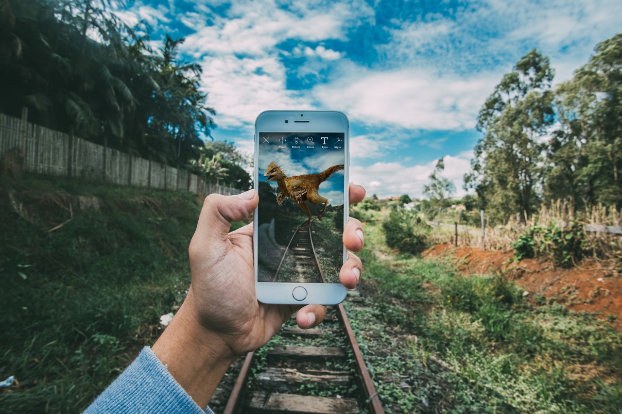 Surreal: A New Dimension in 3D Virtual Object Marketplace