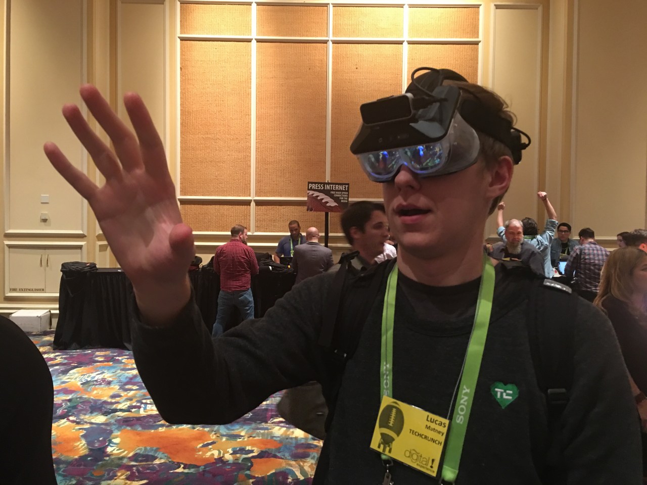 The Next Frontier in Augmented Reality: RealMax’s Revolutionary Headset